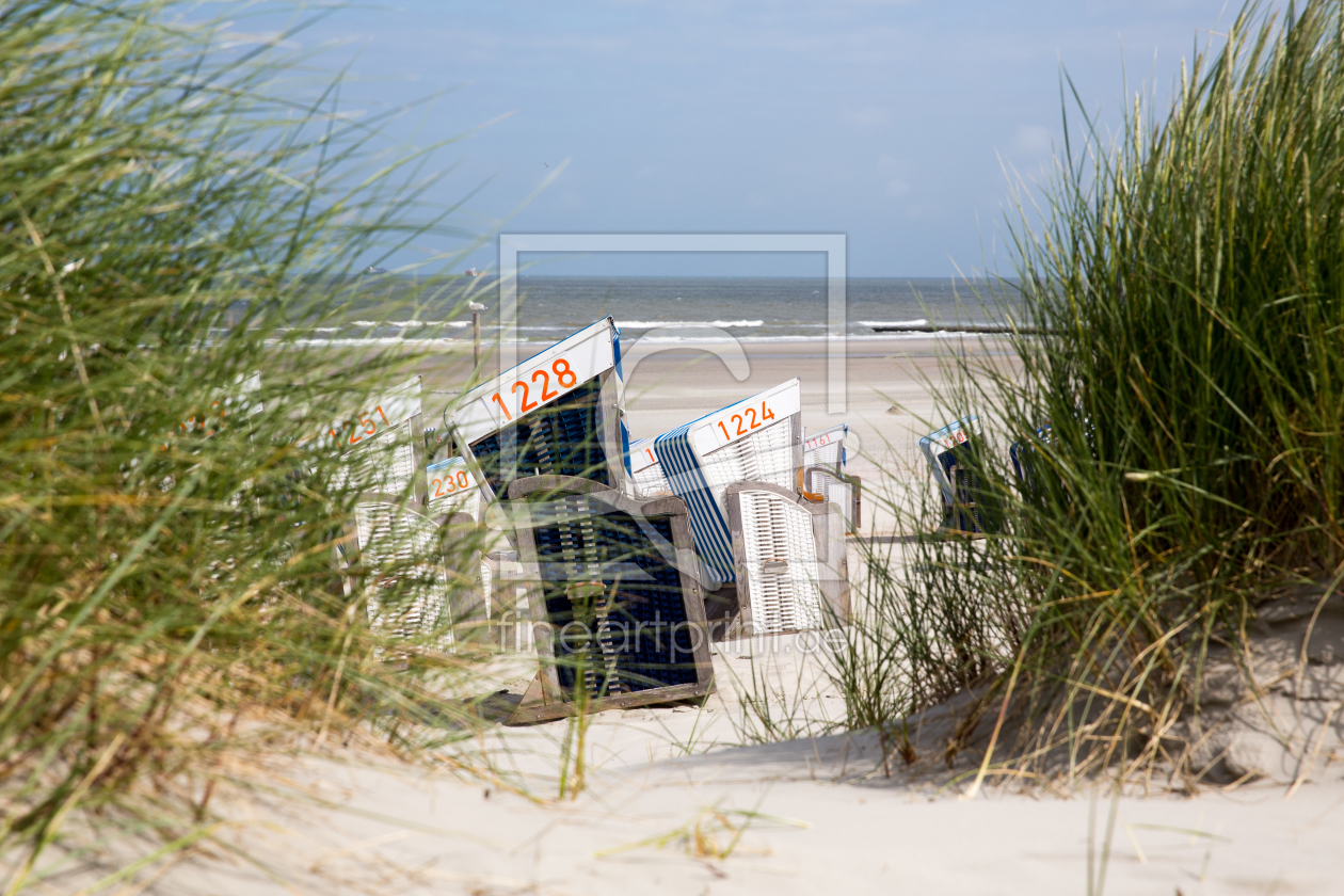 Bild-Nr.: 10987388 Strandkörbe auf Norderney, Deutschland erstellt von goekce-narttek