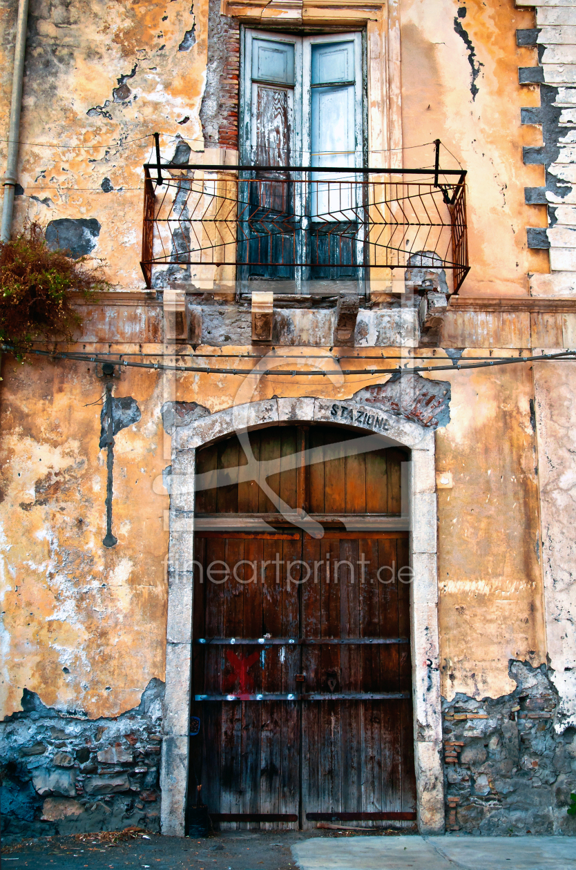 Bild-Nr.: 11596362 Fassade an der Ostküste Siziliens in Taormina erstellt von Captainsilva