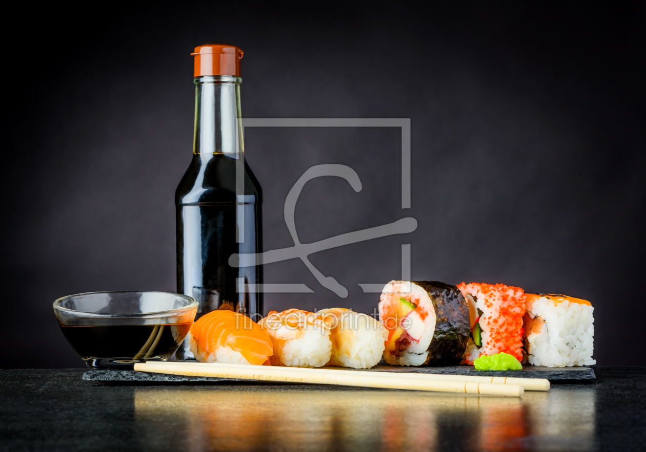 Bild-Nr.: 11857194 Sushi und Sashimi mit Sojasauce erstellt von xfotostudio