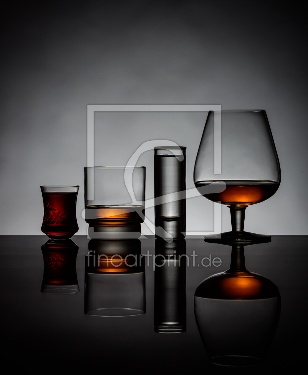 Bild-Nr.: 11916998 Hochprozentige Getränke in Gläser erstellt von xfotostudio
