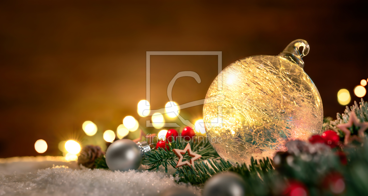 Bild-Nr.: 12118208 Transparente Weihnachtskugel in Nahaufnahme erstellt von Smileus