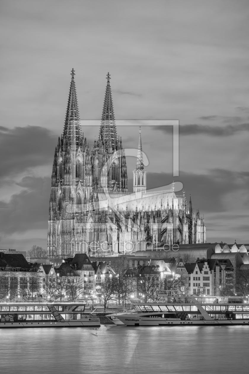 Bild-Nr.: 12813315 Kölner Dom am Abend schwarz-weiß erstellt von Michael Valjak