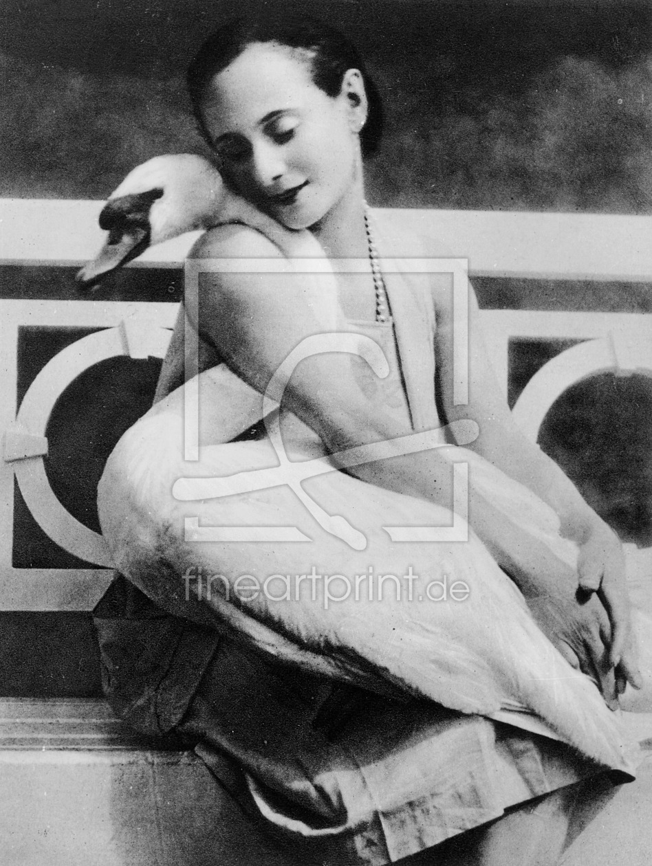 Bild-Nr.: 31001883 Anna Pavlova with her pet swan Jack, c.1905 erstellt von Unbekannte Fotografen