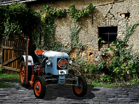 Eichertraktor in nostalgischer Kulisse/10000727