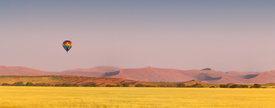 Ballon über der Namib/10493775