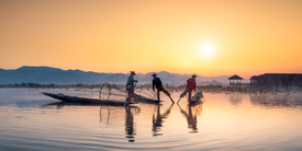 Gruppe Fischerleute auf dem Inle Lake, Myanmar/11881557
