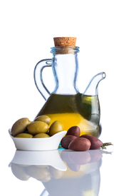 Olivenöl mit Oliven auf Weißem Hintergrund/11914456