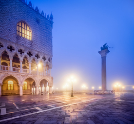 Morgennebel am Markusplatz in Venedig/12629724