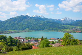 Frühlingslandschaft oberhalb Tegernsee/12813579