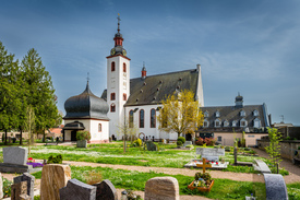 Kirche St  Walburga 33/12817546