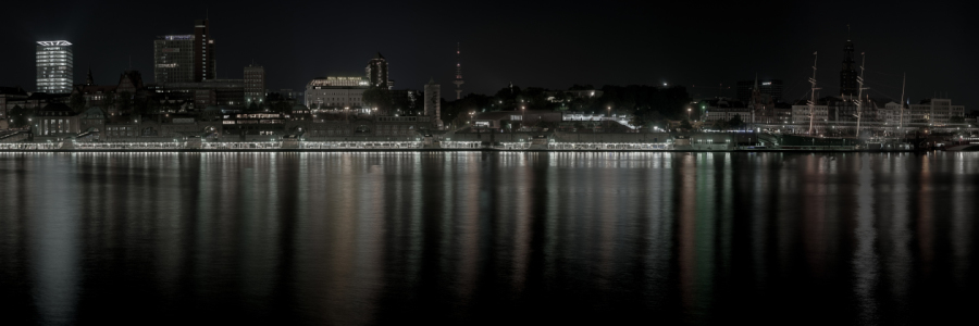 Bild-Nr: 9391654 Skyline Hamburg bei Nacht Erstellt von: fotoburschen