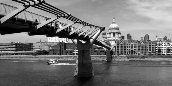 Bild-Nr: 9571104 MILLENNIUM BRIDGE  Erstellt von: Galerie-Fotoeffekt