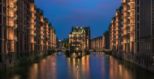 Bild-Nr: 11545942 Hamburg - Speicherstadt zur blauen Stunde Panorama Erstellt von: Jean Claude Castor