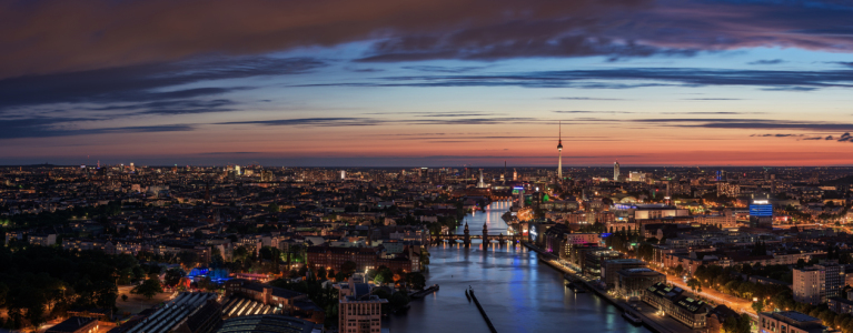 Bild-Nr: 11547246 Berlin - Skyline Mediaspree Panorama zur blauen Stunde Erstellt von: Jean Claude Castor