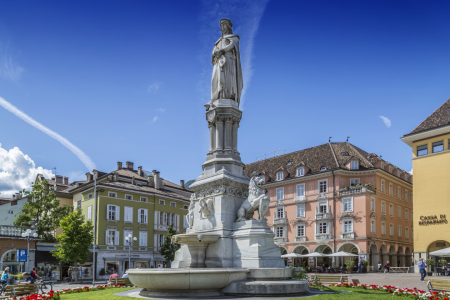 Bild-Nr: 11814458 BOZEN Walther von der Vogelweide Platz  Erstellt von: Melanie Viola