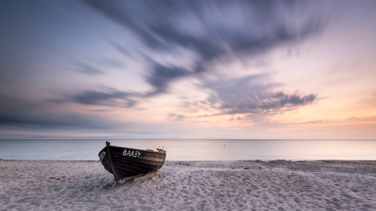 Bild-Nr: 11821283 Einsames Boot #2 am Strand | Rügen Erstellt von: Licht-Pixel-Fotografie
