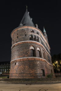 Bild-Nr: 11846693 Holstentor in Lübeck bei Nacht Erstellt von: StGrafix