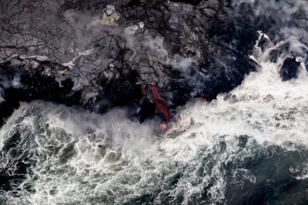 Bild-Nr: 11891150 Lava fliesst ins Meer Erstellt von: DirkR