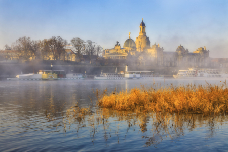 Bild-Nr: 11962512 Frauenkirche und Elbe in Nebel gehüllt Erstellt von: Daniela Beyer