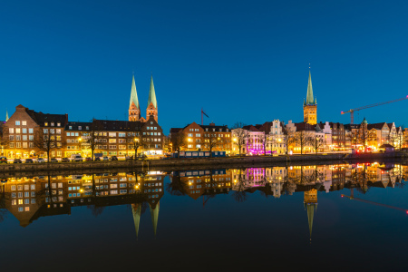 Bild-Nr: 12782715 Lübeck Skyline in der Trave Erstellt von: Ursula Reins