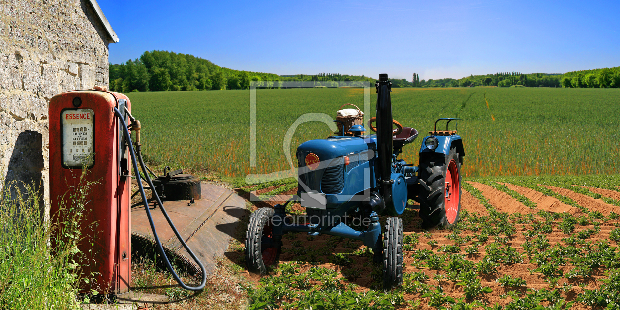 Bild-Nr.: 10142206 Oldtimer Traktor beim Tanken erstellt von Mausopardia