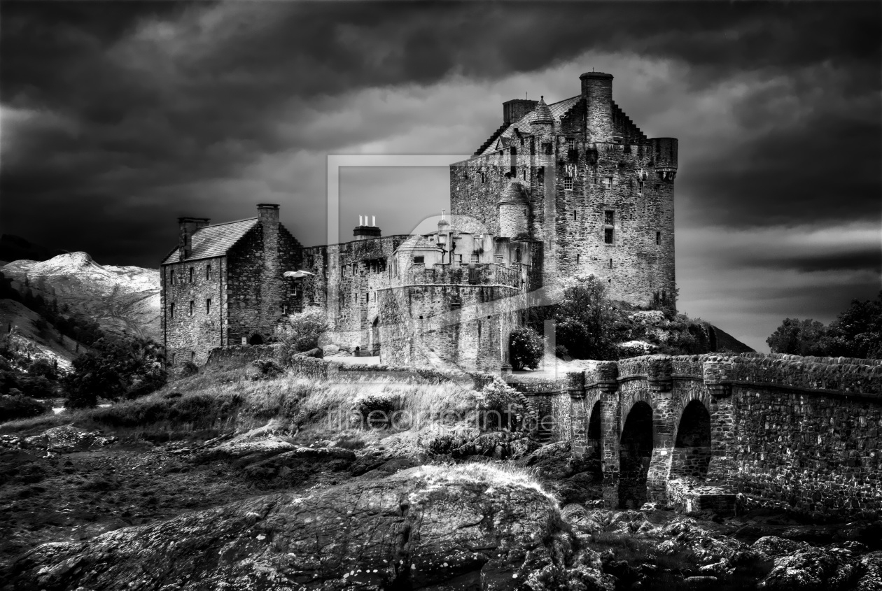Bild-Nr.: 10536381 Eilean Donan Castle bw erstellt von wulfman65
