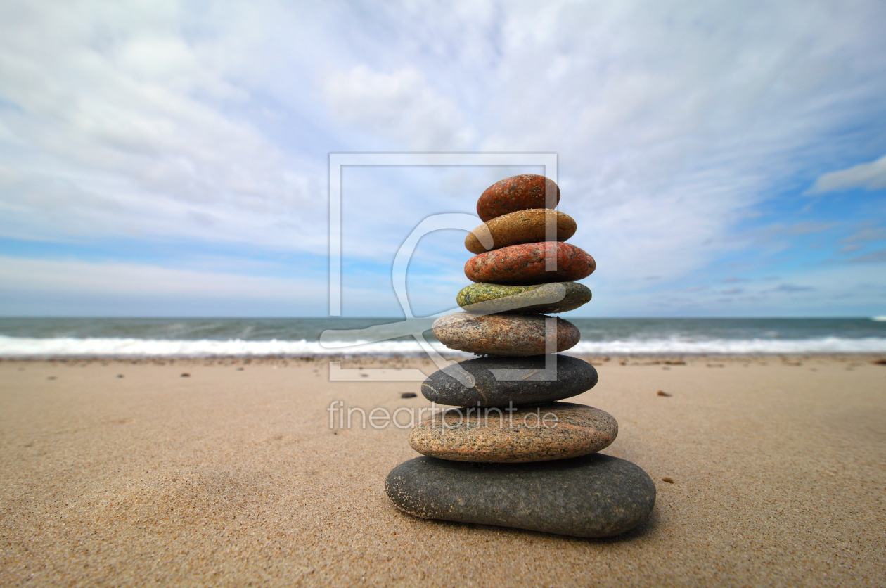 Bild-Nr.: 10576839 Steinpyramide am Strand erstellt von Buellom