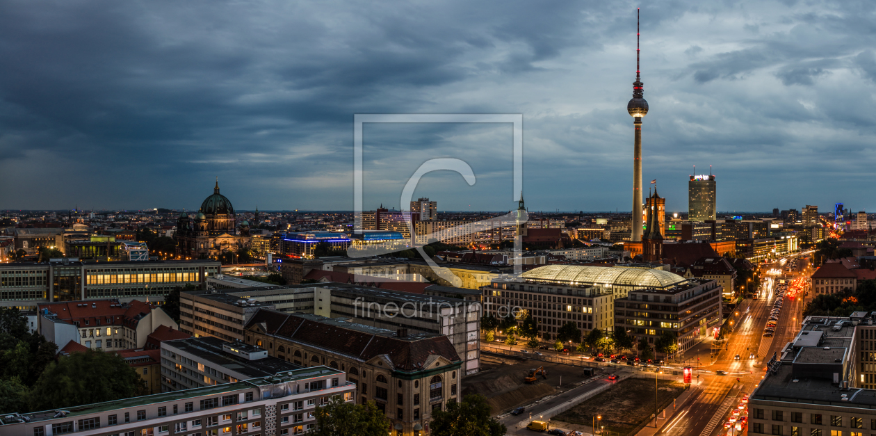 Bild-Nr.: 10667426 Skyline Berlin am Abend Panorama bewölkt-regnerisch erstellt von Jean Claude Castor