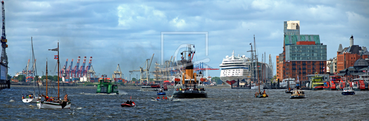 Bild-Nr.: 10829491 Schiffsparade im Hamburger Hafen erstellt von Leopold-Brix