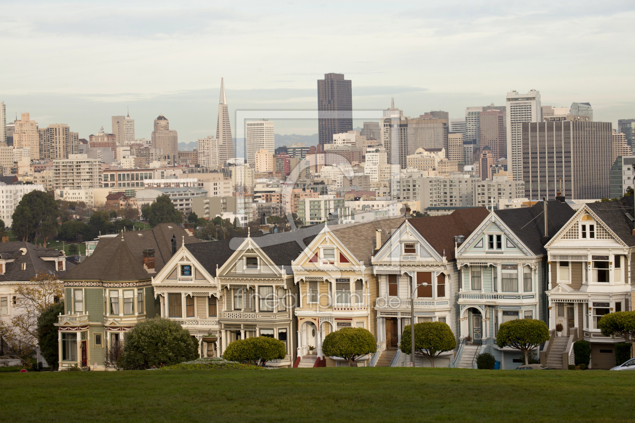 Bild-Nr.: 11166638  Alamo Square mit der Skyline von San Francisco, Kalifornien erstellt von reisefoto