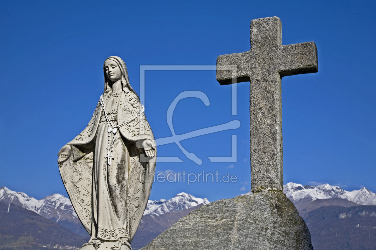 Bild-Nr.: 11232970 Steinkreuz mit Madonna erstellt von EderHans