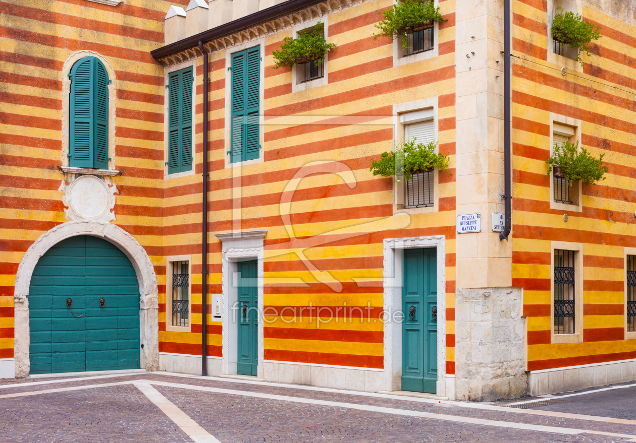 Bild-Nr.: 11285368 Piazza Guiseppe Mazzini, Bardolino, Italien erstellt von janschuler