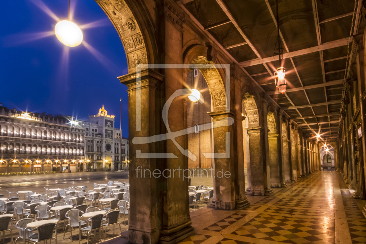 Bild-Nr.: 11352682 VENEDIG Markusplatz zur blauen Stunde erstellt von Melanie Viola