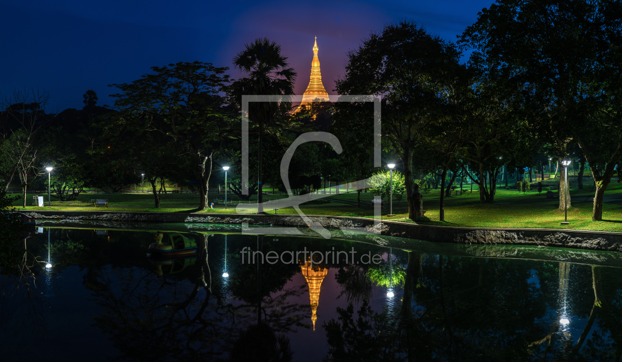 Bild-Nr.: 11359340 Burma - Shwedagon Pagode in Yangon vor Sonnenaufgang erstellt von Jean Claude Castor