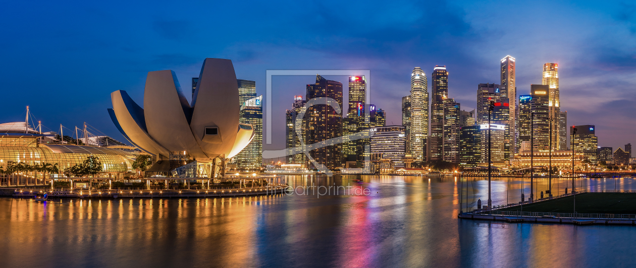 Bild-Nr.: 11366372 Singapur - Marina Bay Panorama zur blauen Stunde erstellt von Jean Claude Castor