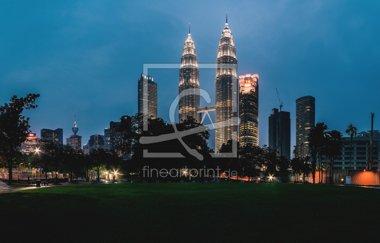 Bild-Nr.: 11423773 Malaysia - Kuala Lumpur Skyline zur blauen Stunde erstellt von Jean Claude Castor