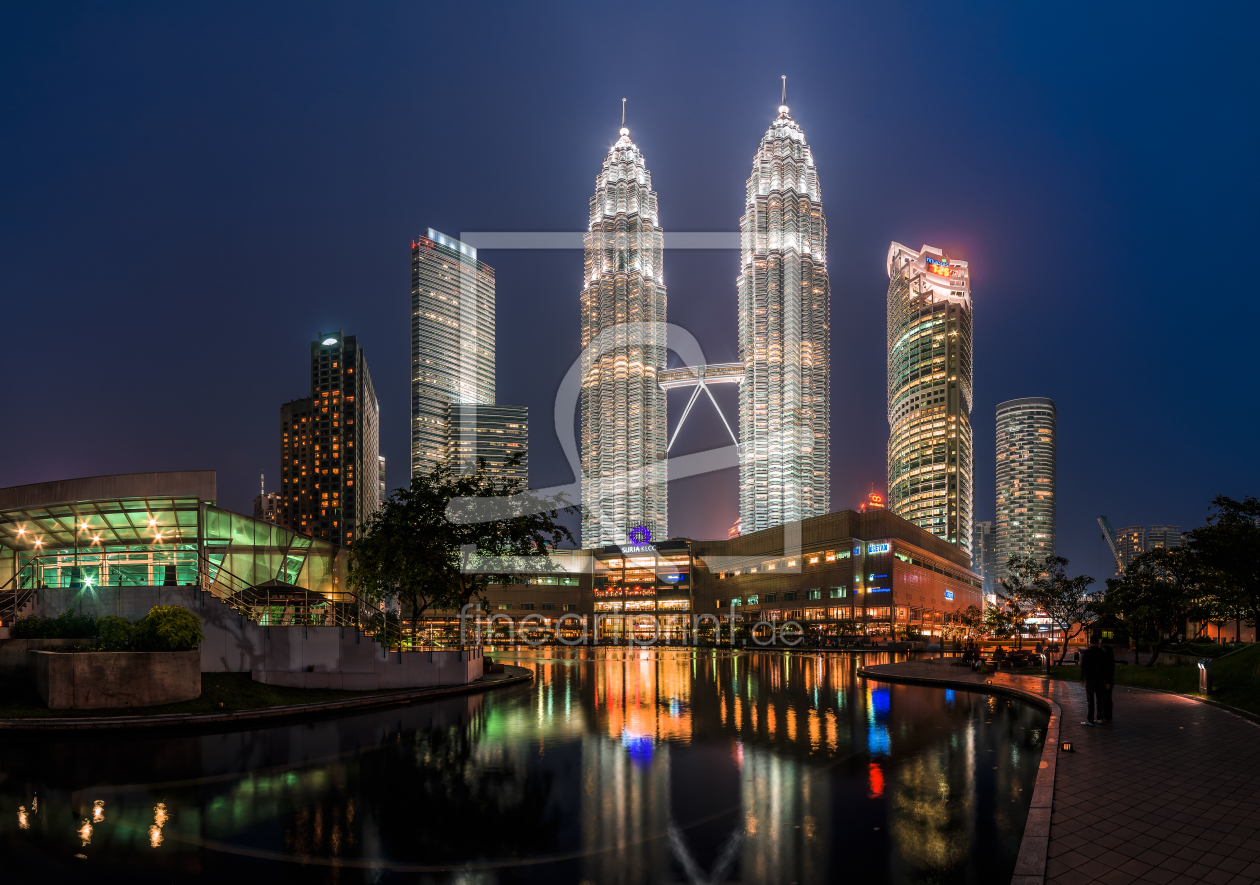 Bild-Nr.: 11423809 Malaysia - Kuala Lumpur Skyline zur blauen Stunde erstellt von Jean Claude Castor
