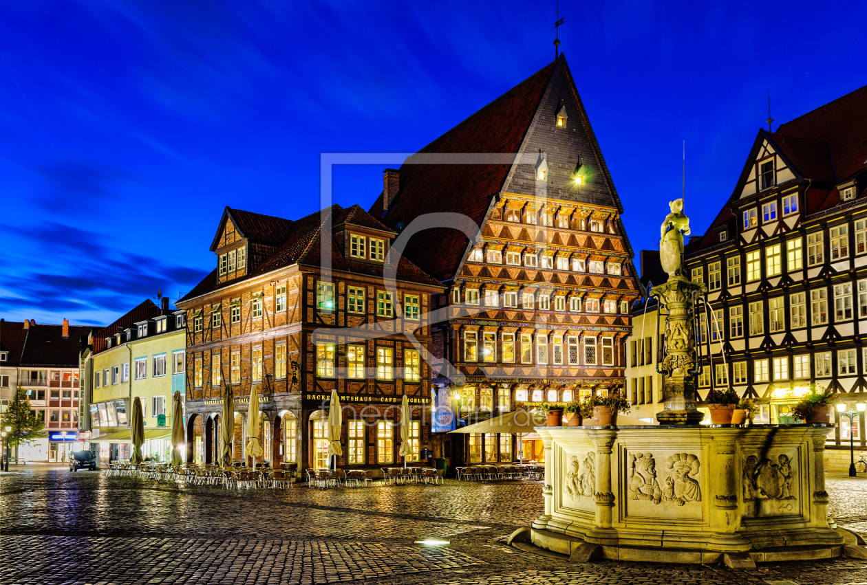 Bild-Nr.: 11424744 Marktplatz von Hildesheim bei Nacht erstellt von Mapics