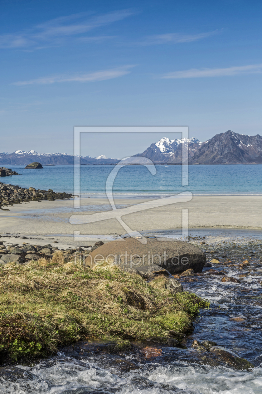 Bild-Nr.: 11462246 Wildbach  und Strand auf Vestvagoy erstellt von EderHans