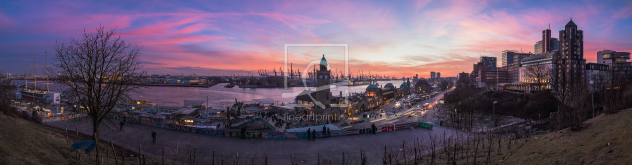 Bild-Nr.: 11488727 Hamburg - Landungsbrücken bei Sonnenuntergang Panorama erstellt von Jean Claude Castor