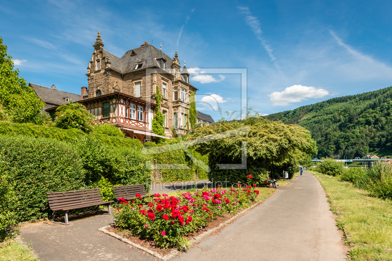 Bild-Nr.: 11530698 Uferpromenade bei Traben 35 erstellt von Erhard Hess