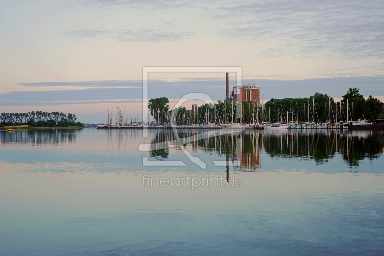 Bild-Nr.: 11549554 Blaue Stunde am Hafen erstellt von Ostfriese