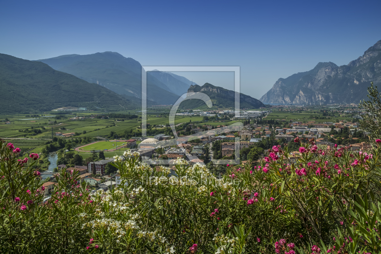 Bild-Nr.: 11553476 Blick auf Arco & das nördliche Gebiet am Gardasee erstellt von Melanie Viola