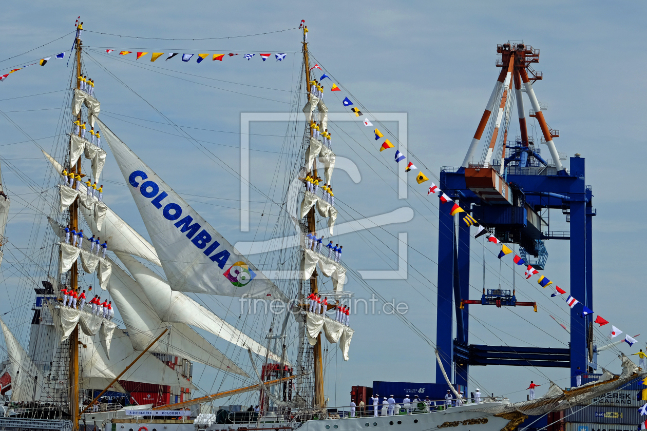 Bild-Nr.: 11555546 Die Gloria aus Colombia begrüßt die Sail erstellt von Ostfriese