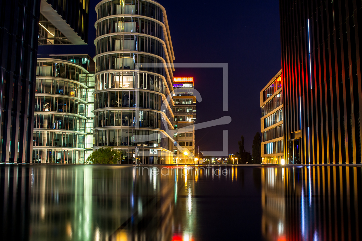 Bild-Nr.: 11560008 Spiegelung im Medienhafen Düsseldorf erstellt von craebby