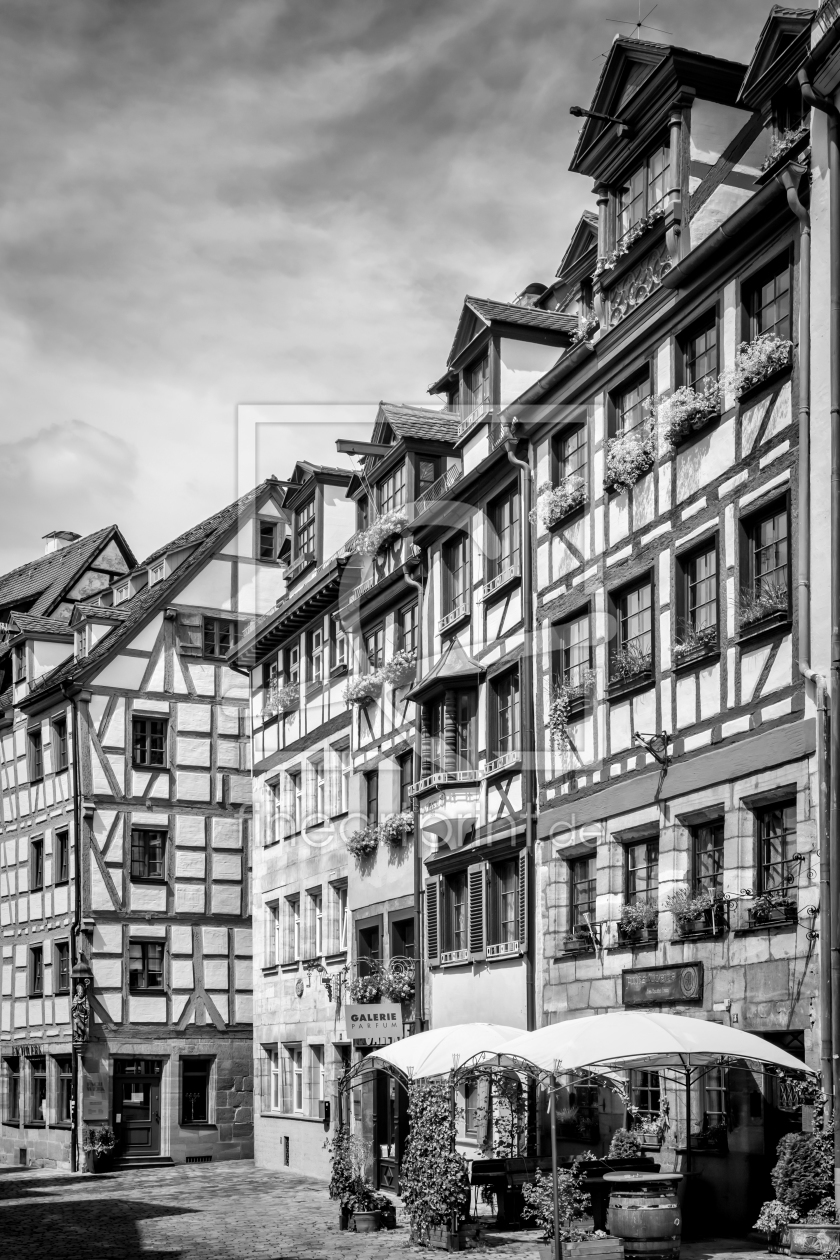 Bild-Nr.: 11573774 NÜRNBERG Weißgerbergasse | Monochrom  erstellt von Melanie Viola