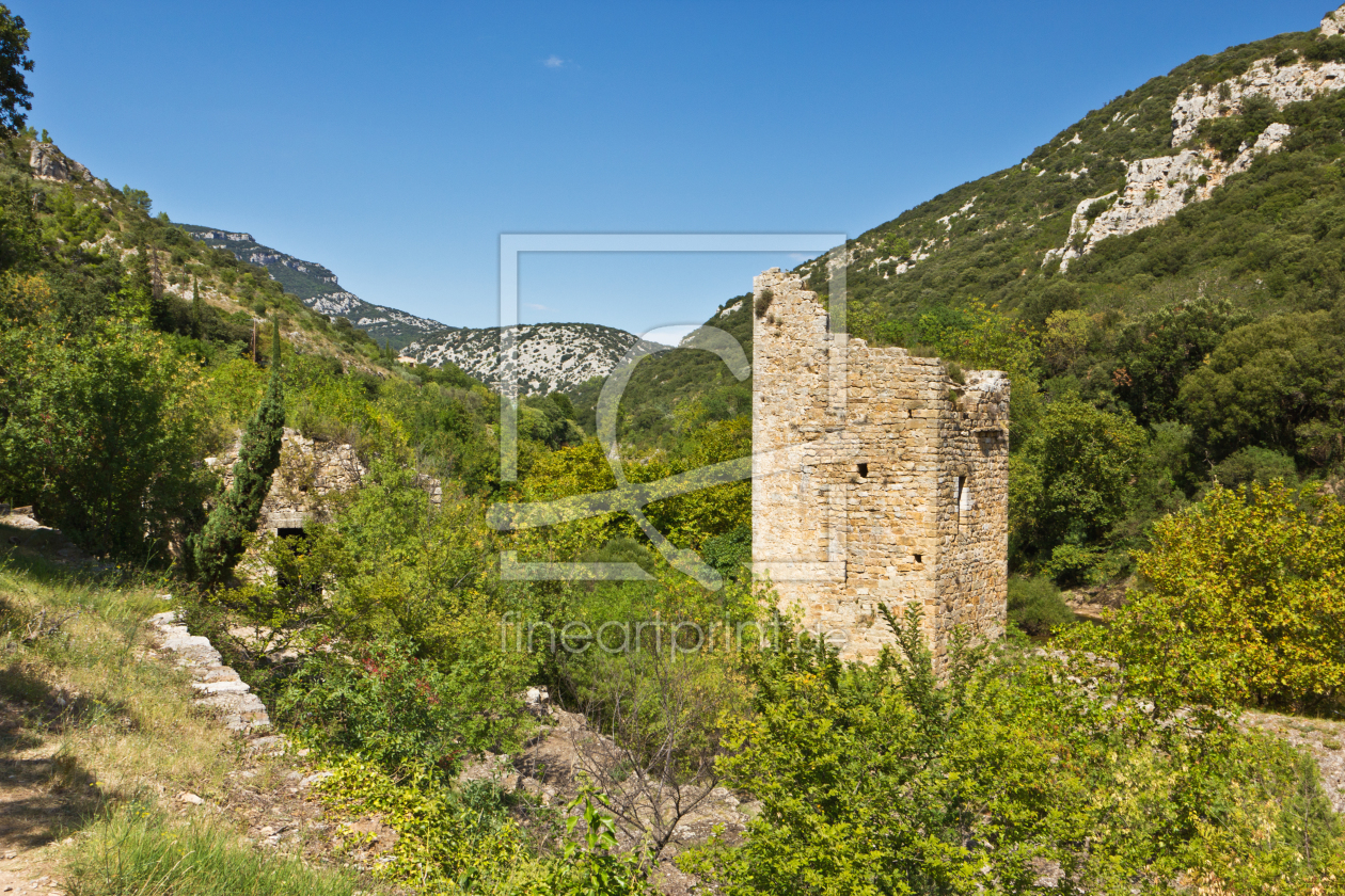 Bild-Nr.: 11587188 Pilgerweg mit Ruine bei Saint Guilhem le Désert 2  erstellt von Anja Schäfer