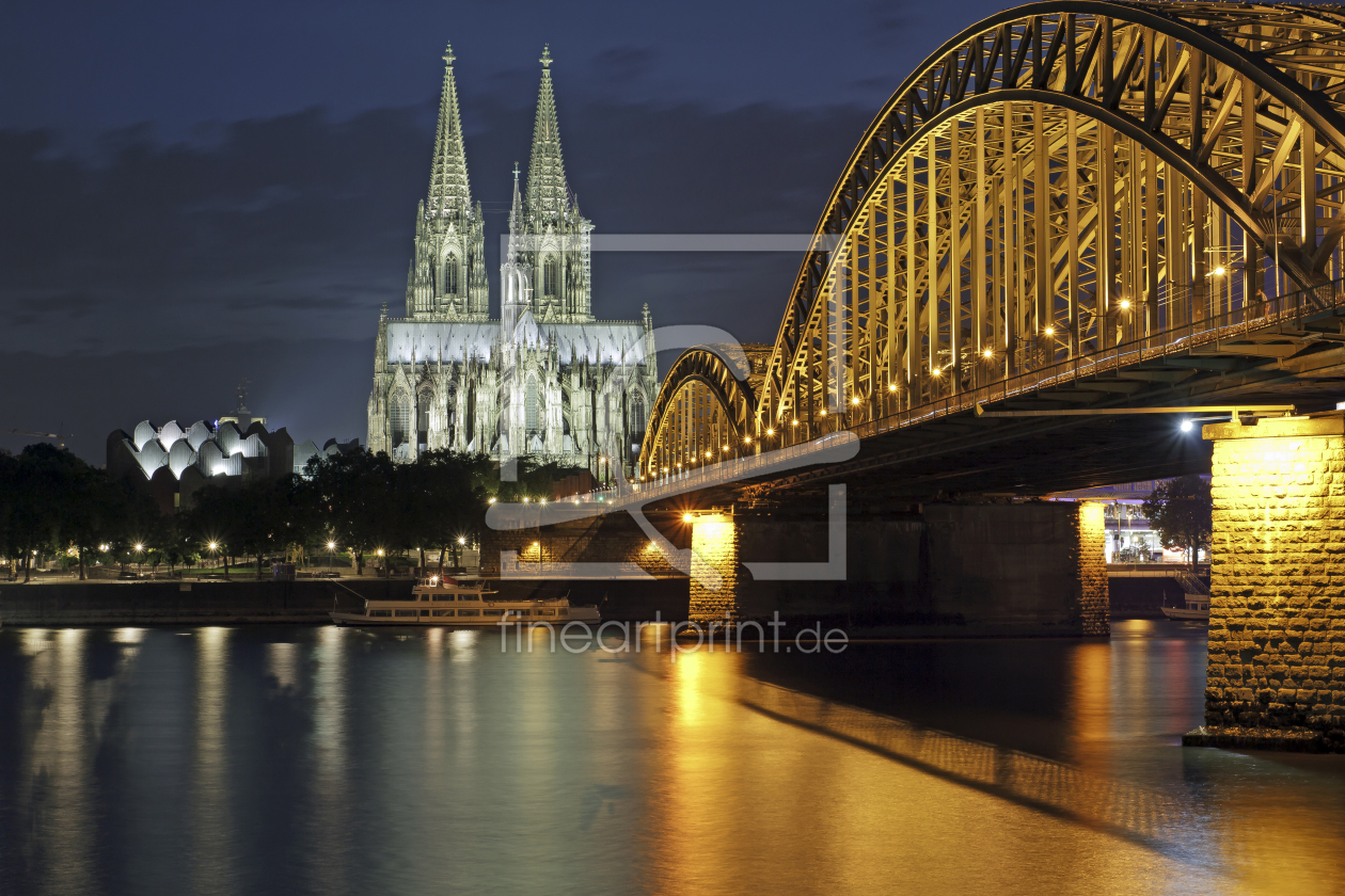 Bild-Nr.: 11602916 Kölner Dom zur blauen Stunde erstellt von MartinaW