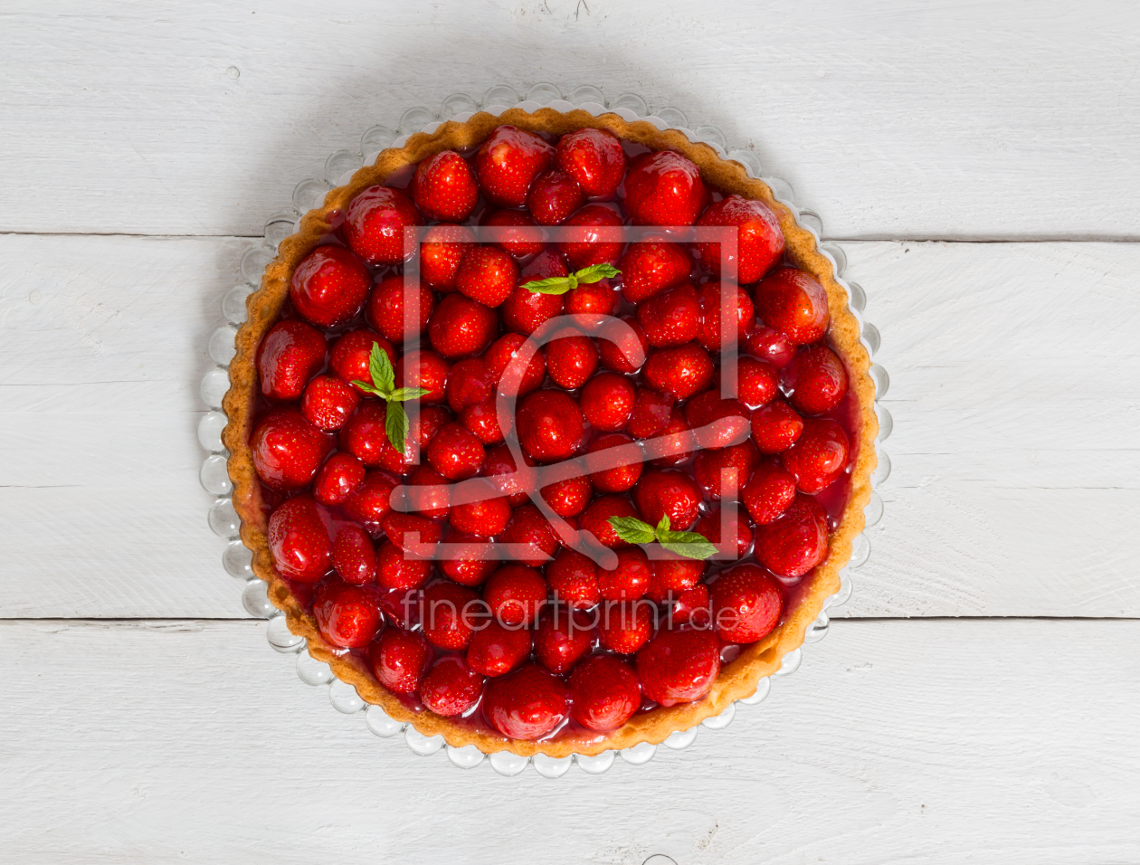 Bild-Nr.: 11648344 Erdbeerkuchen mit Minze auf weißem Holz erstellt von wsf-fineartprint