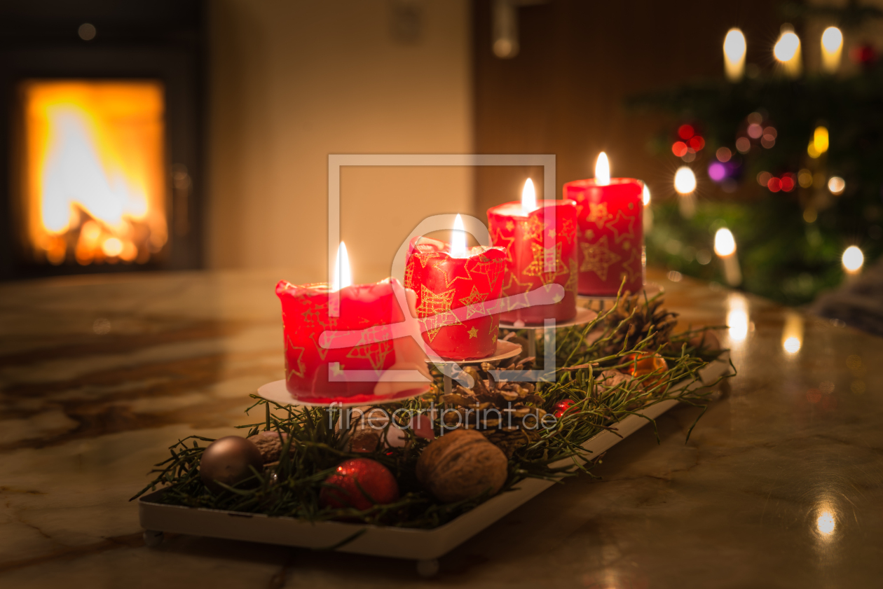 Bild-Nr.: 11706384 Adventskerzen mit Christbaum und brennendem Kaminfeuer erstellt von StGrafix